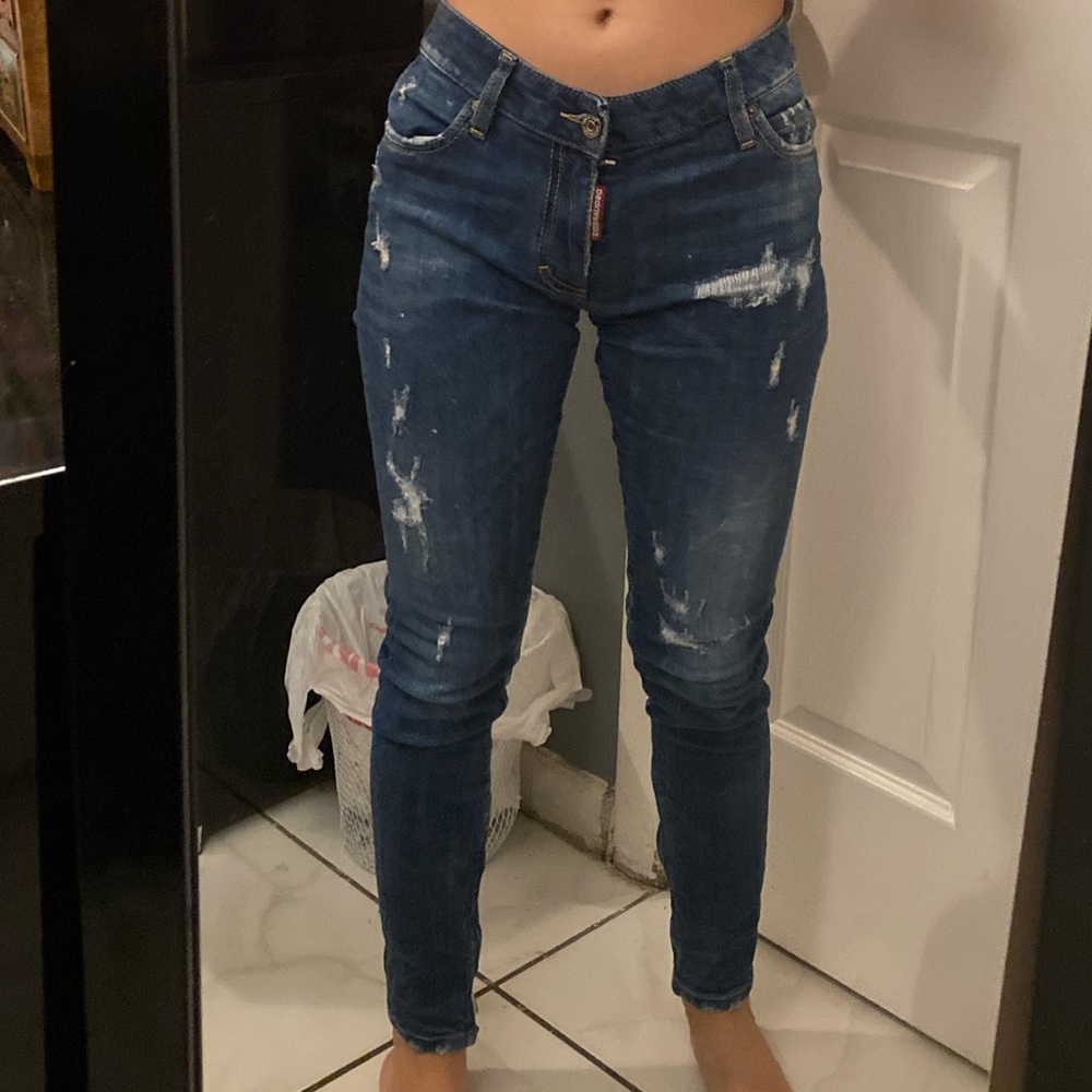 Cute ripped jeans💙
